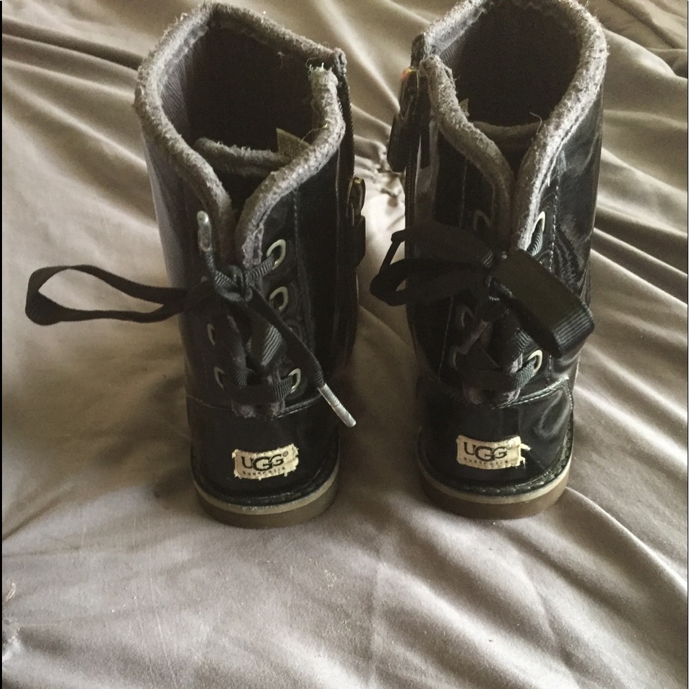 Lil girls size 10 UGG boots